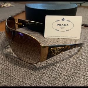 Women’s Prada sunglasses (Authentic)